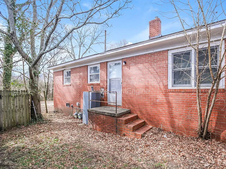 208 E Geer St #B — Photo 21