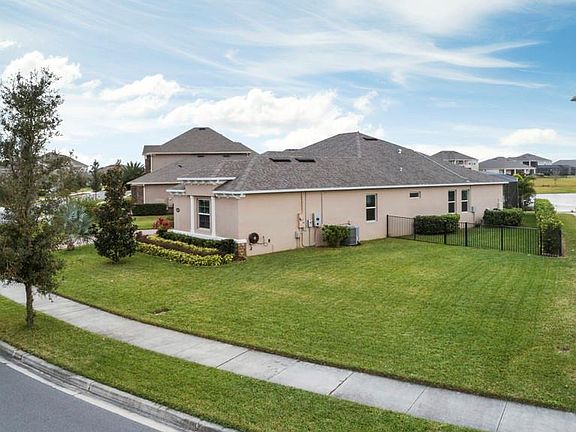 3rd image of 15931 Citrus Knoll Dr