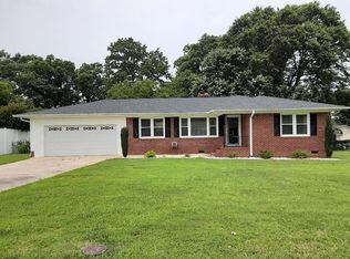 706 Confederate Cir, Taylors, SC 29687