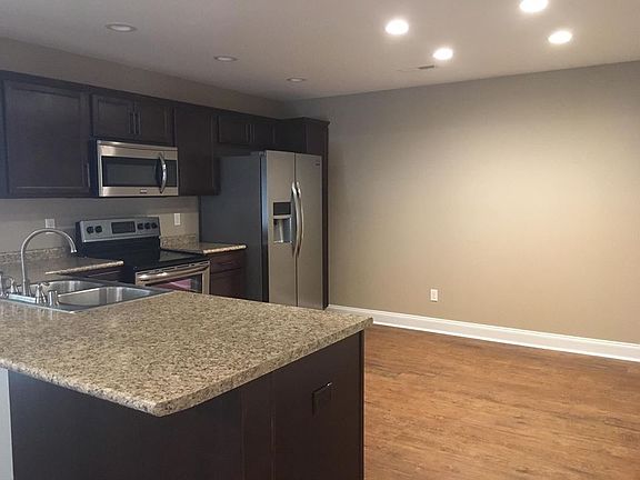 4th image of 160 Daven Dr