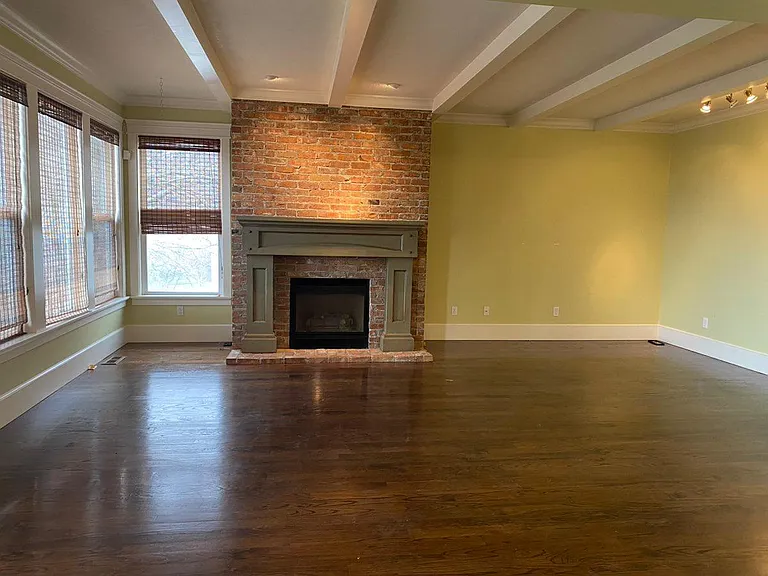 1611 E Timoney Rd — Photo 6
