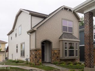 2722 NW 165th St, Clive, IA 50325