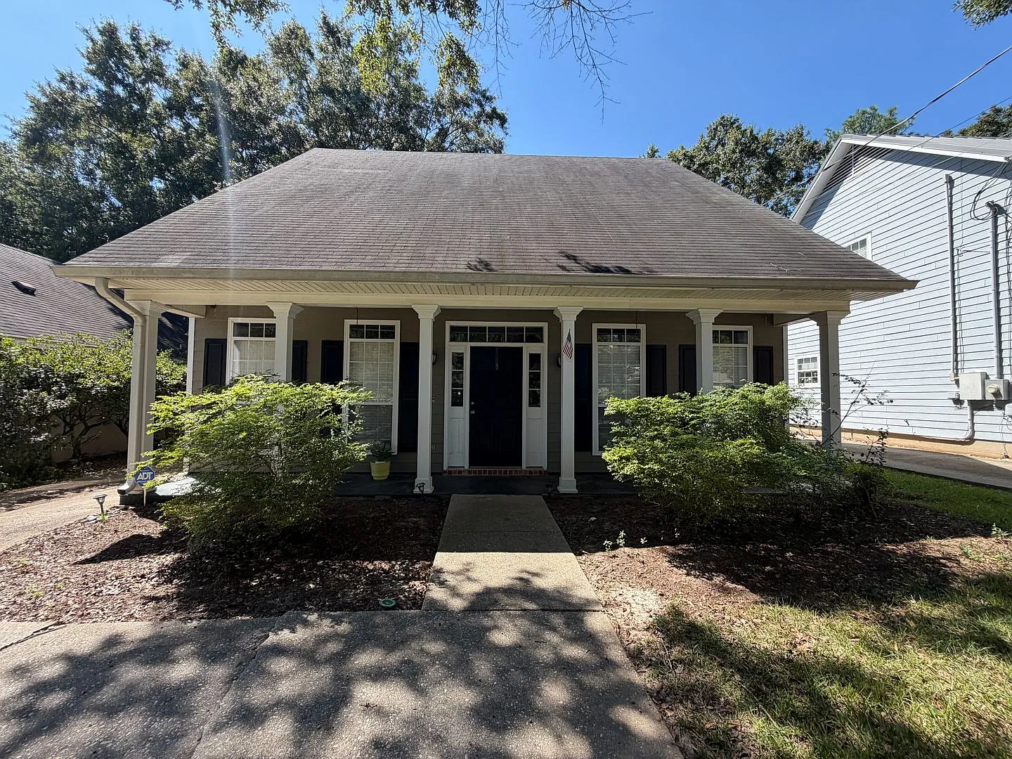 4/2.5 located in Pinehurst subdivision — Photo 2