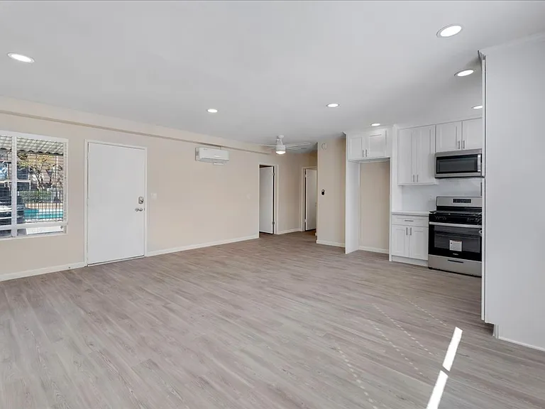 Brookside Apartments — Photo 21