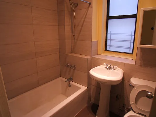 Rented by Joel Weisz, LREB | media 6