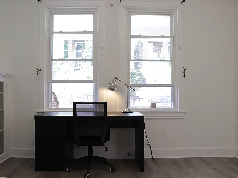 1033 Flemington St — Photo 8