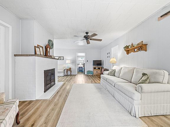 5th image of 12176 Bright St NE
