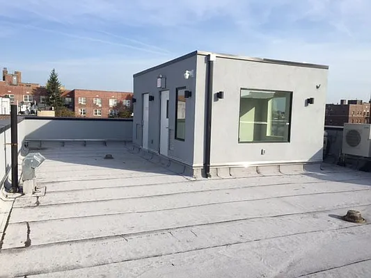 Rented by EXR | media 22