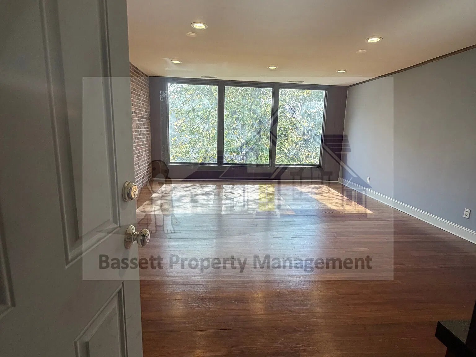 2 bed, 1.0 bath, $1,749 — Photo 4