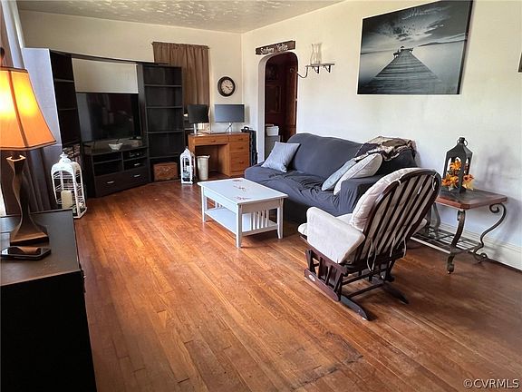 3rd image of 190 Charlotte Ave