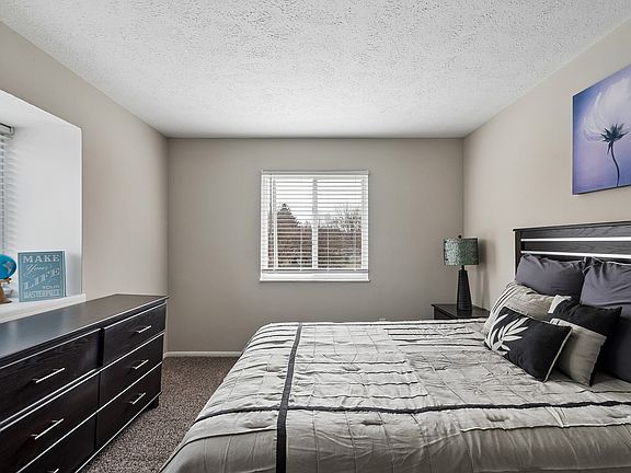 5th image of 1130 Racquet Club North Dr #17-1237