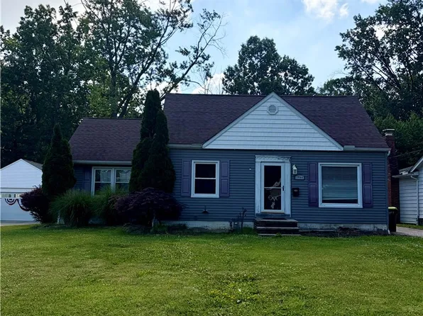 1703 E 300th St, Wickliffe, OH 44092