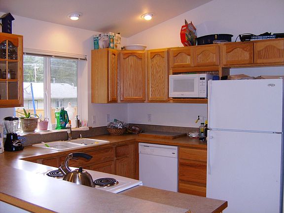 kitchen and breakfastbar