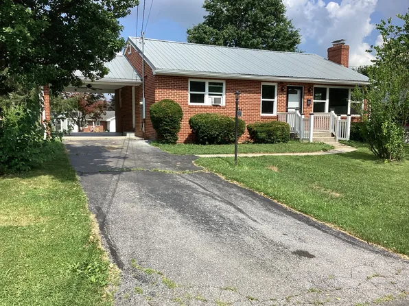 320 Landis Ave, Waynesboro, PA 17268