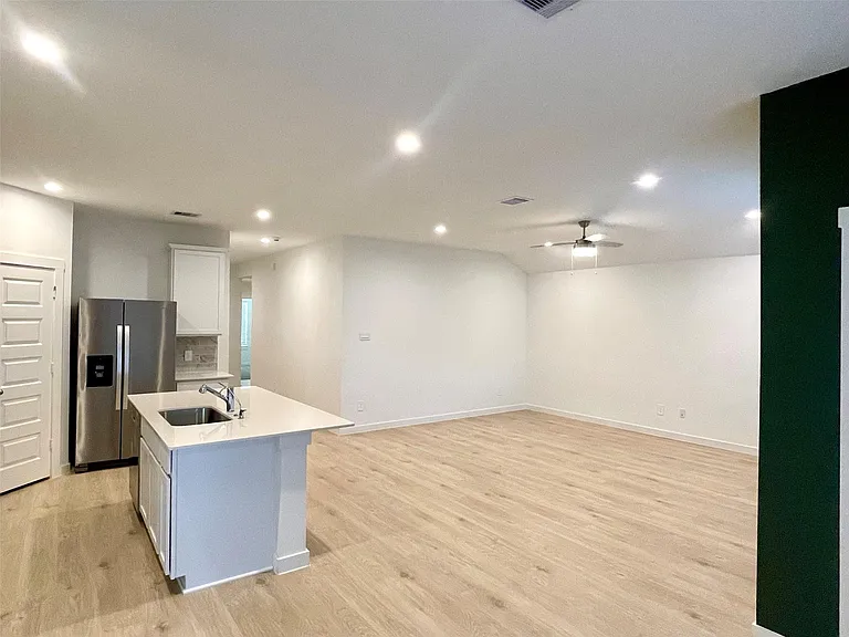 31710 Carlisle Cove Ct — Photo 5