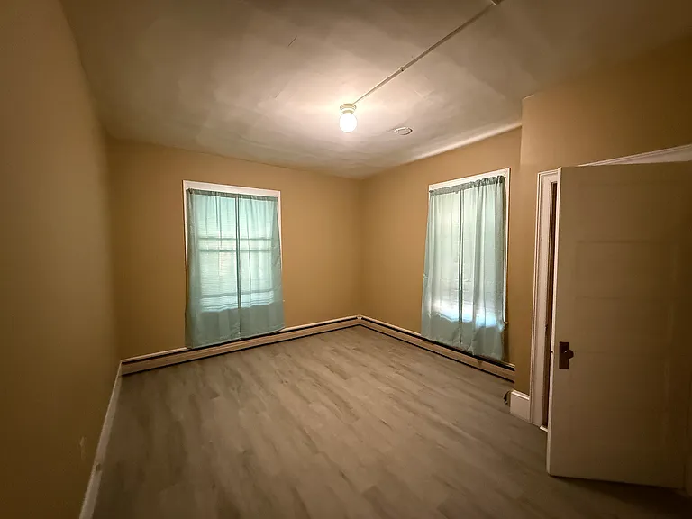 332 Hancock St #1 — Photo 6
