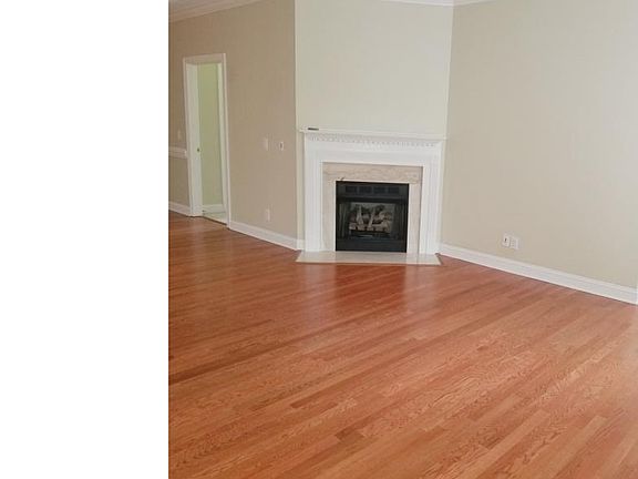 5th image of 2620 Lockwood Rd