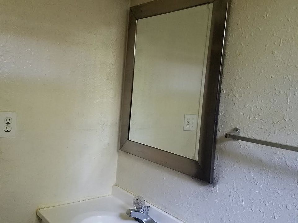 2nd image of 1201 NW Mock Ave APT A