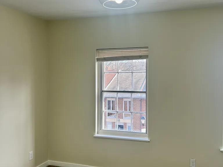 708 S Hanover St #- — Photo 27