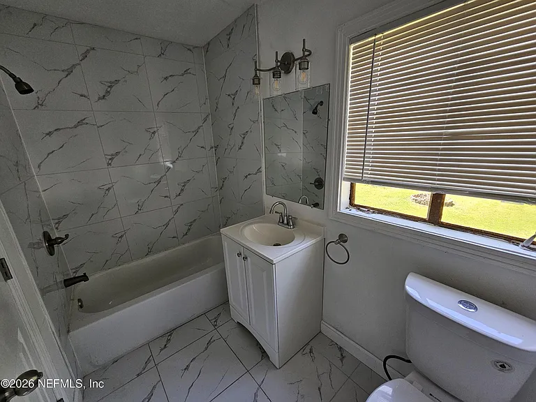 3129 Lowell Ave — Photo 4