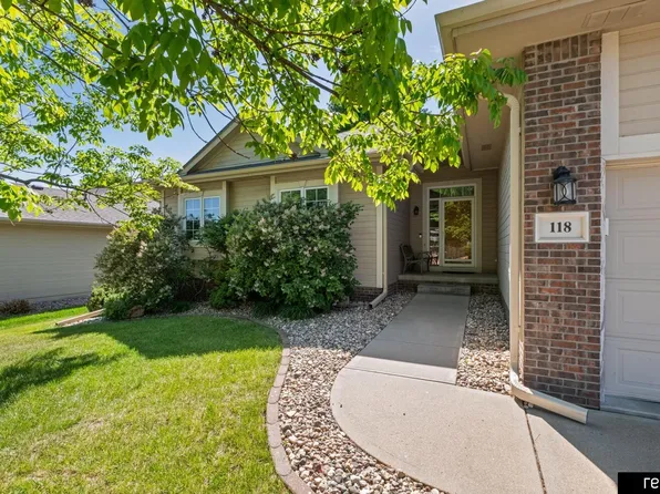 118 Castle Pine Dr, Papillion, NE 68133