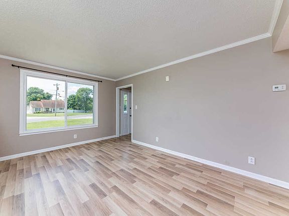 5th image of 3401 Minor Dr