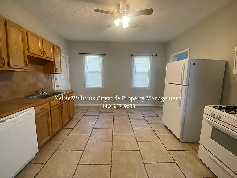 2 bedroom 2 bath townhome in Tremont — Photo 6