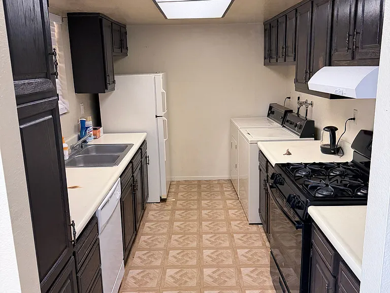 Walking distance from MGM and Topgolf and Las Vegas Strips