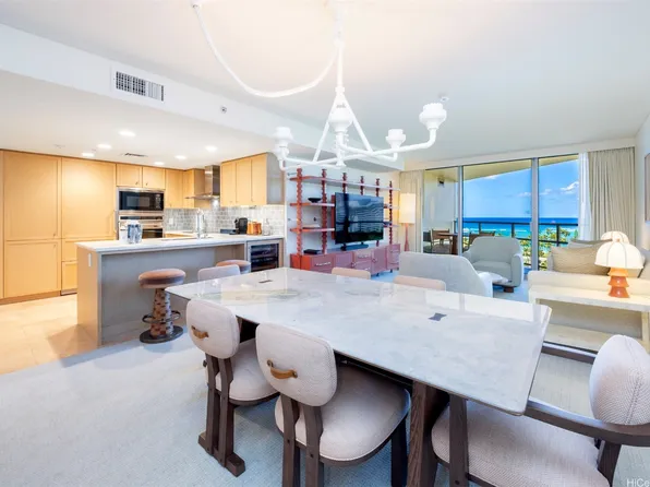 223 Saratoga Rd #1215, Honolulu, HI 96815