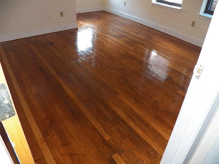 683 Washington St #5 — Photo 3