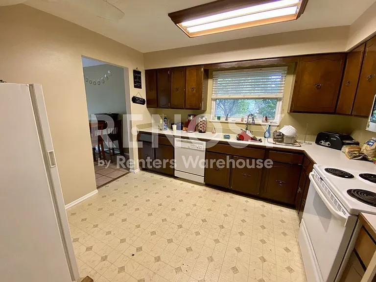 1237 Constitution Ave — Photo 18