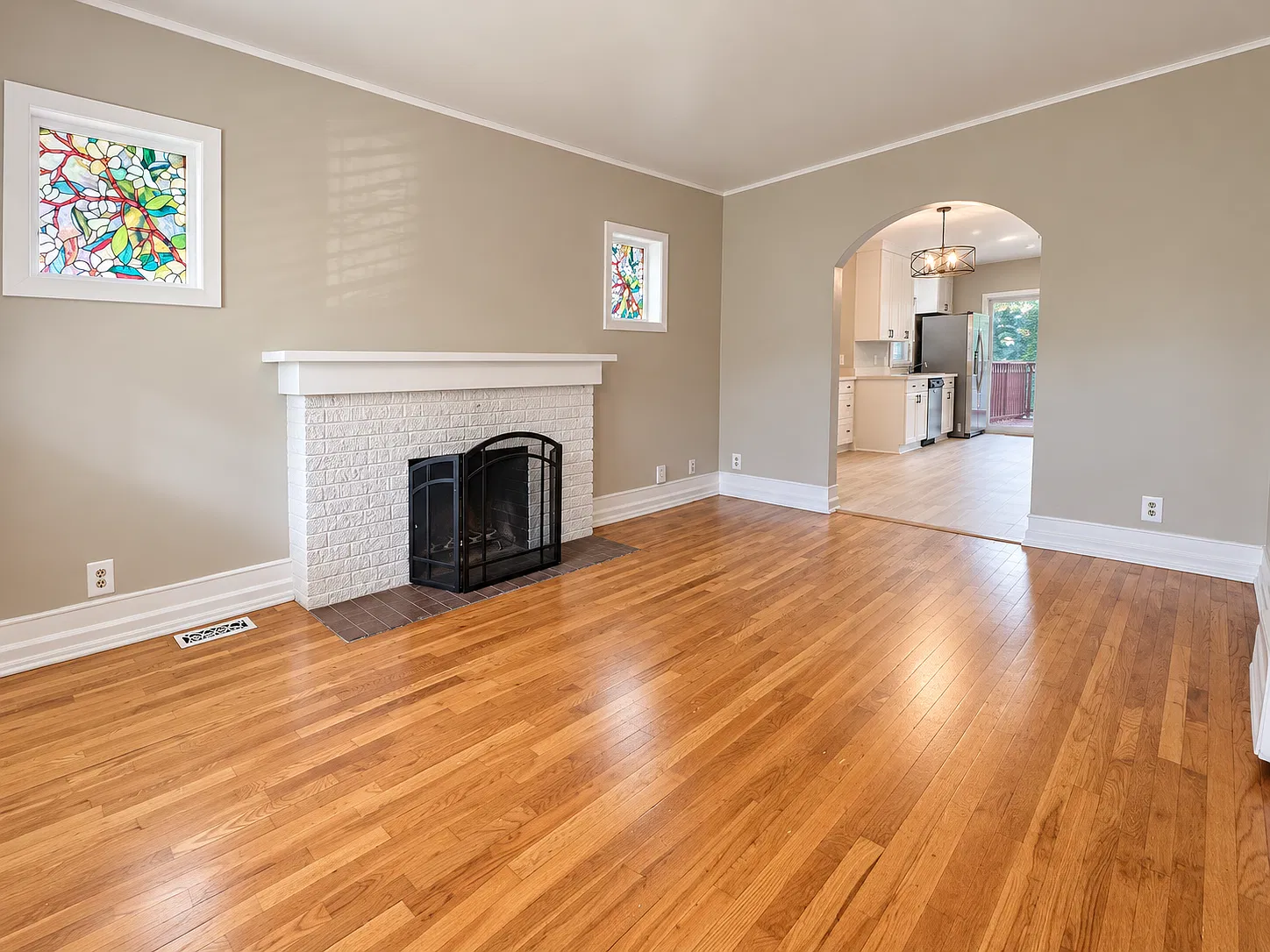3 bed, 1876 sqft, $2,399 — Photo 2
