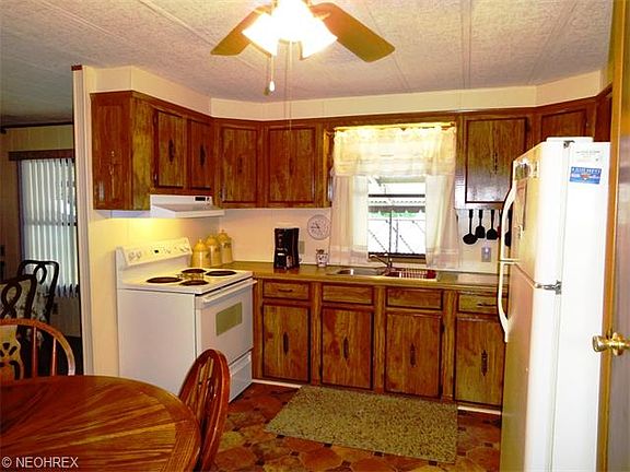 4th image of 23 Kimberly Ln #23