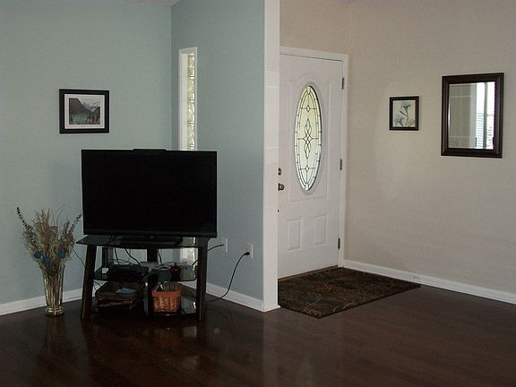 2nd image of 5524 Clay Ct