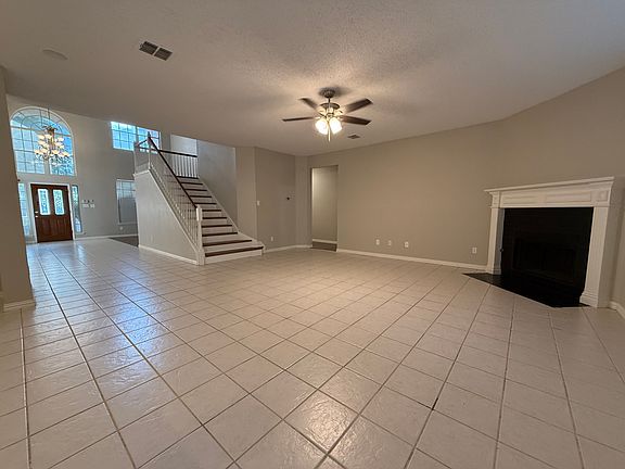 4th image of 11 Watergrove Ct
