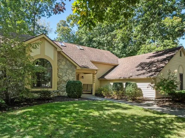 10809 Oak Chase Ct, Fort Wayne, IN 46845