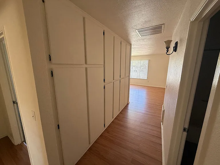 208 W Mariposa Ave — Photo 13