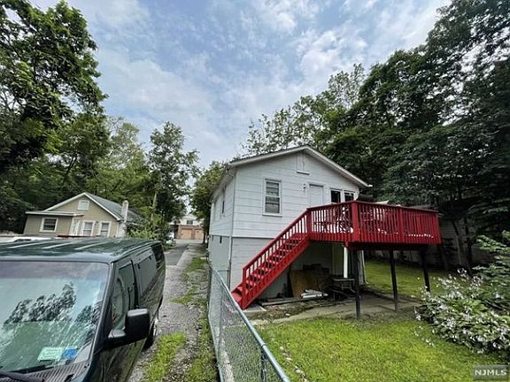 2nd image of 119-123 Fayette Ave
