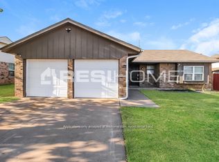 1701 SE 5th St, Moore, OK 73160