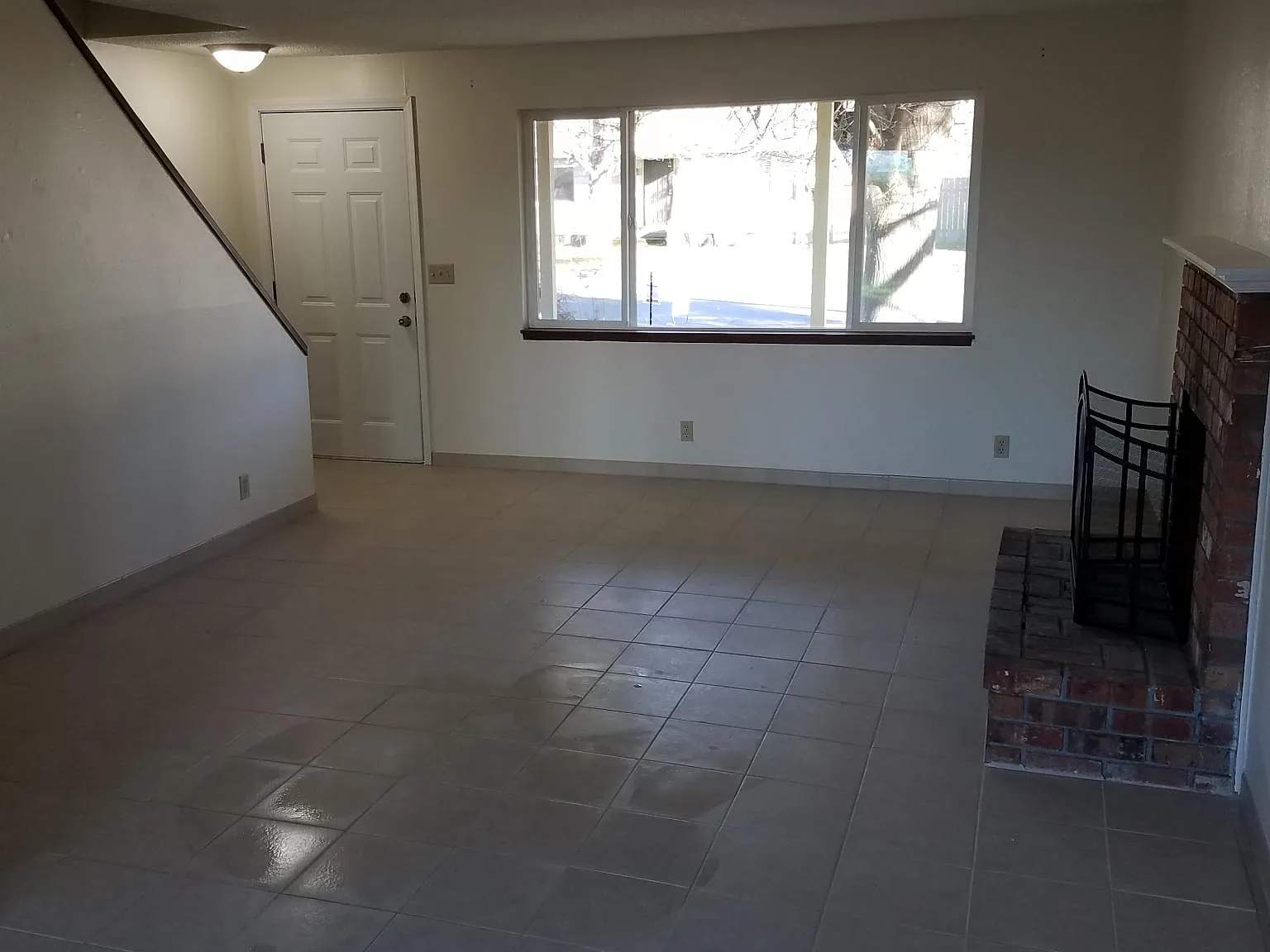 2 bed, 1.5 bath, 1005 sqft, $2,000 — Photo 3