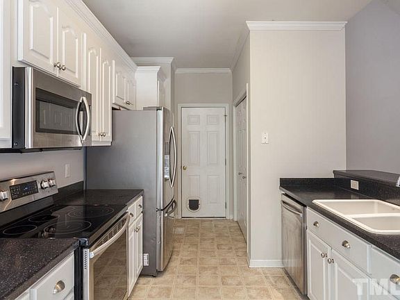 4th image of 115 Pondfield Ct
