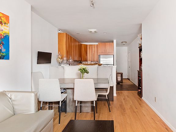 2nd image of 661 10th Ave APT 4A