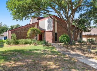 1820 Green Ridge Ct, Carrollton, TX 75007