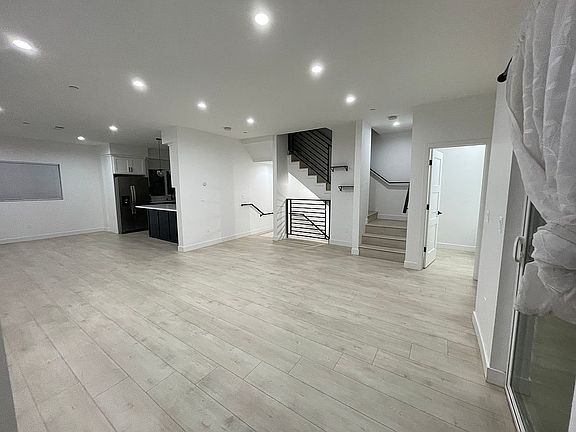 5th image of 1030 W 223rd St #2