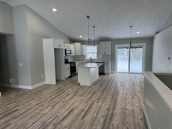 4th image of 7736 Foxtail Ct