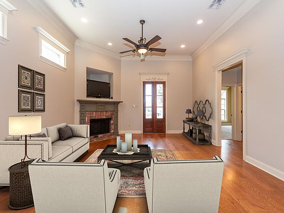 5th image of 302C Harbor Bend Blvd