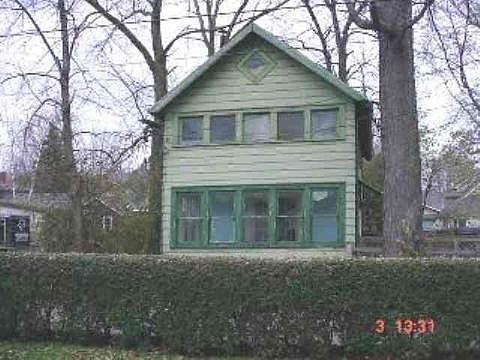 1st image of 4562 N 1st St