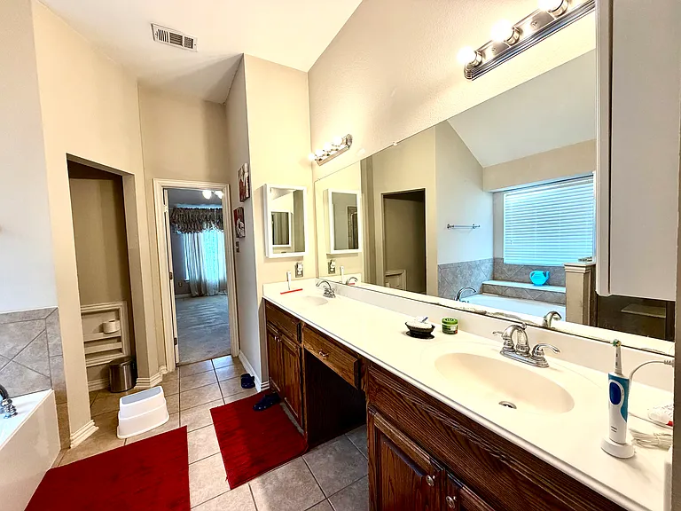 2102 Central Park Dr — Photo 15