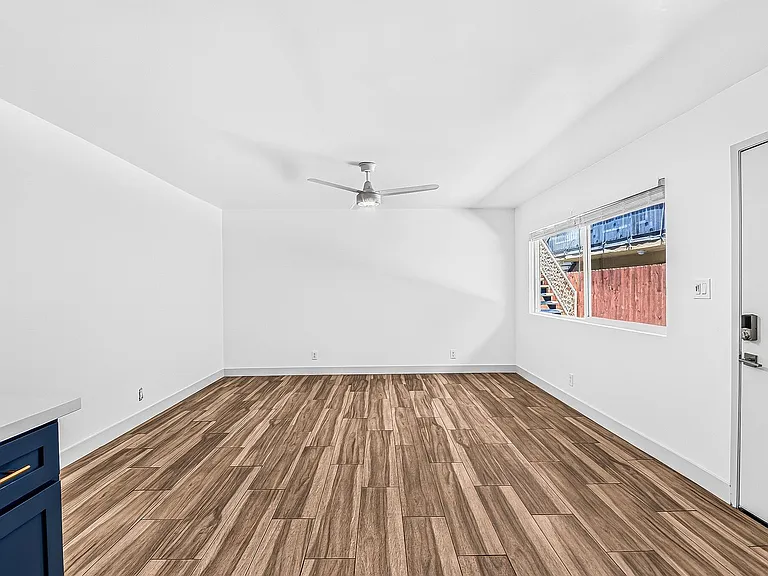 1332 Walnut Ave — Photo 6