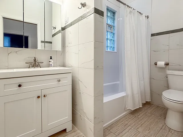 4324 N Damen Ave #1 — Photo 6